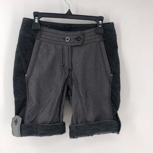 Lululemon shorts ride on roll up athletic size 2